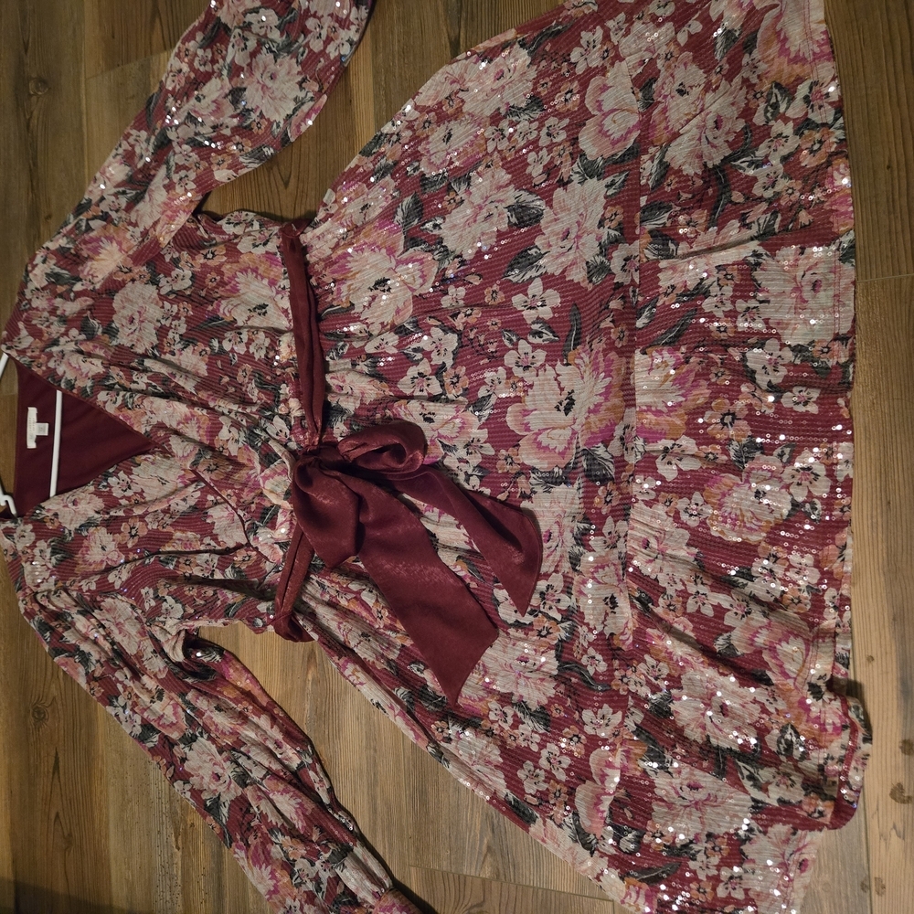 Lauran Conrad Floral Burgundy Sequin Dress with Belt - Picture 3 of 6